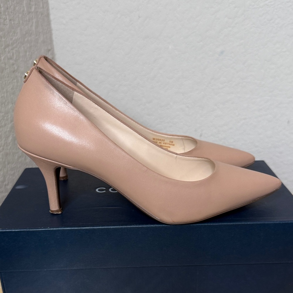Cole Haan Elegant Nude Pumps 5B